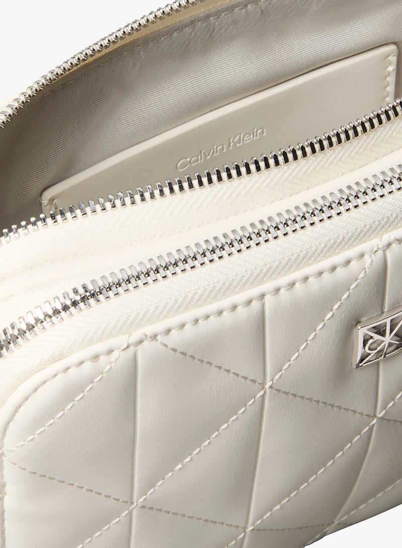 CALVIN KLEIN Quilted Emblem Logo Double Zip Camera Bag - Image 4